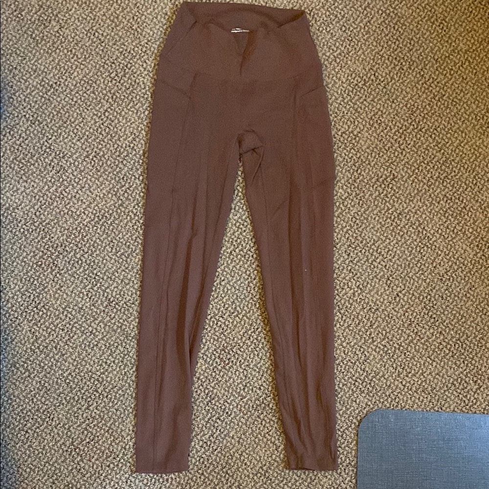 The 'Iwa Company Brown Leggings